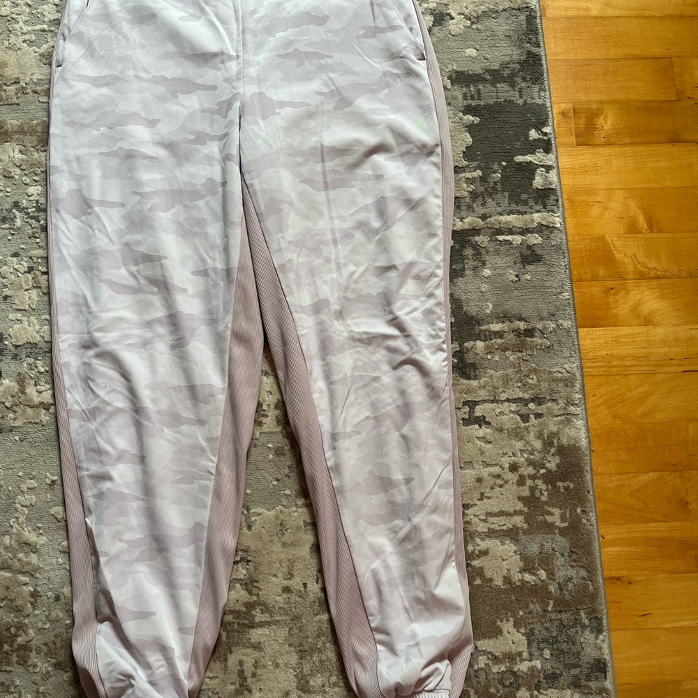 Athleta Brooklyn Camo Lined Jogger Pants